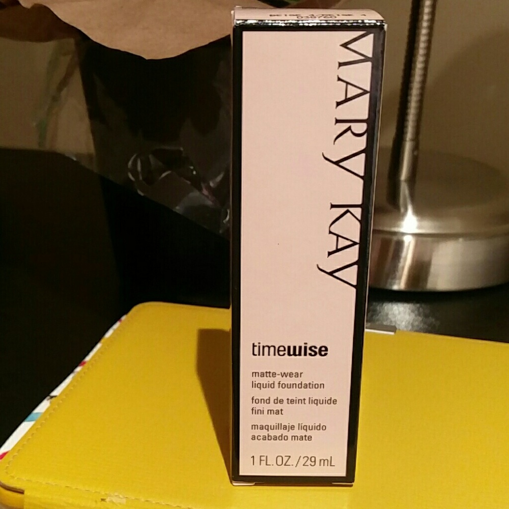 Mary Kay Timewise Matte-Wear Liquid Foundation